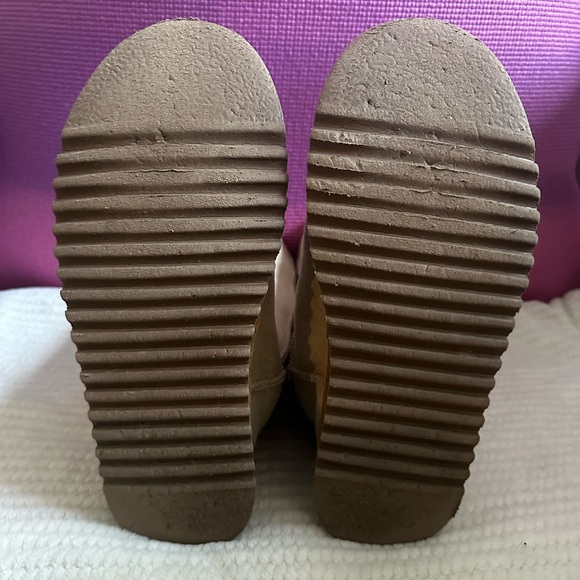 Comfy tan boot! - Picture 2 of 3